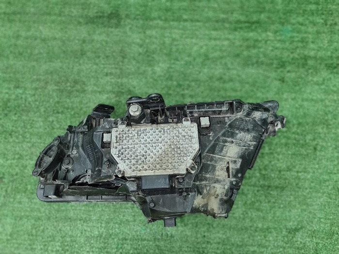 Битая Фара правая Genesis G80 2 (2020-2024) LED