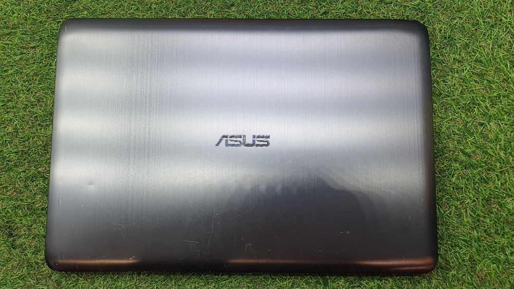 Ноутбук ASUS i5-6/4Gb/GTX 940M 2Gb/FHD