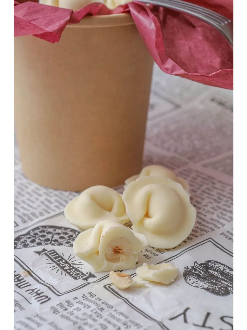 Шоколадные пельмени с фундуком внутри