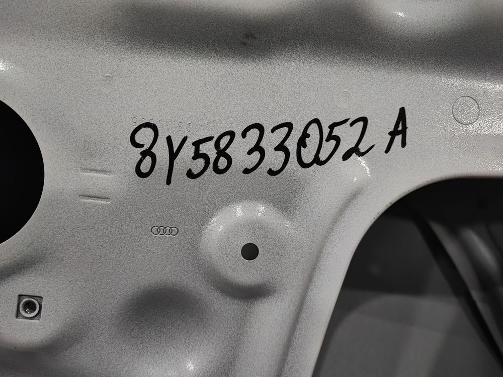 Дверь задняя правая Audi A3 (8Y) 20-нв Б/У Оригинал 8Y5833052A