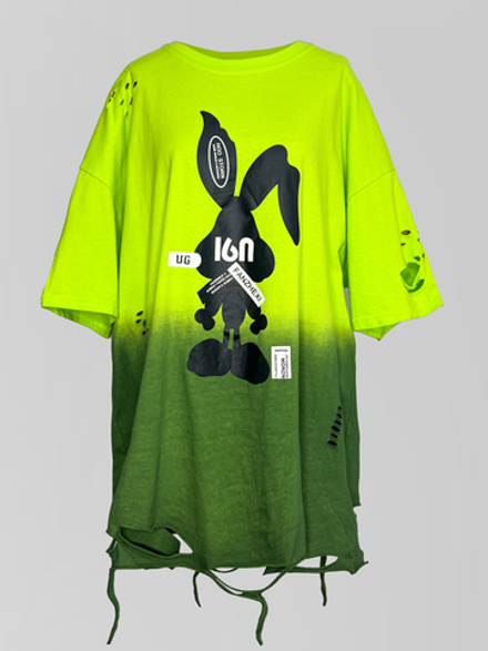 Футболка A02 удлиненная с градиентом, прорезями и принтом посередине