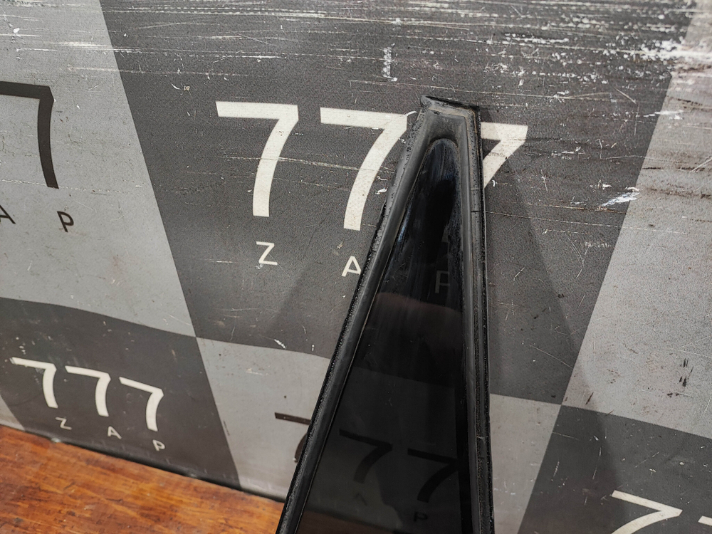 Форточка задняя левая Toyota RAV4 III Long (XA30) Б/У Оригинал 6812442110