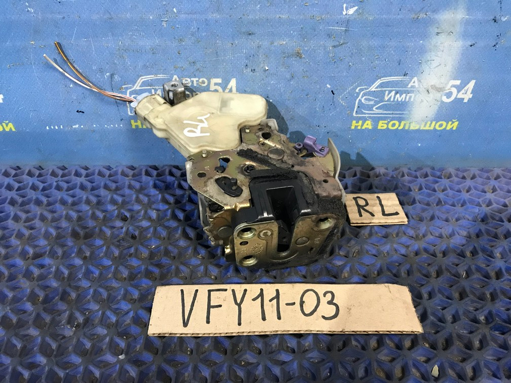 Замок двери задней левой NISSAN AD 2001