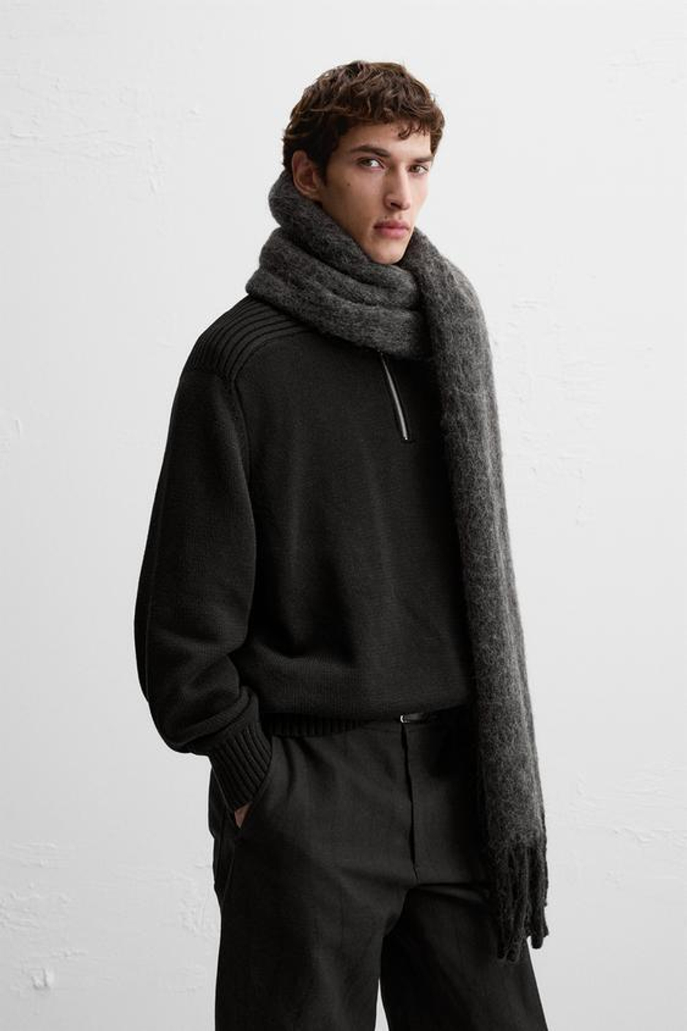 ZARA ШАРФ ИЗ РЕЛЬЕФНОЙ ТКАНИ, ЧЕРНЫЙ