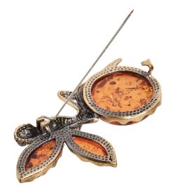 AM-2039 Брошь «Фея на Шаре» (латунь, янтарь)