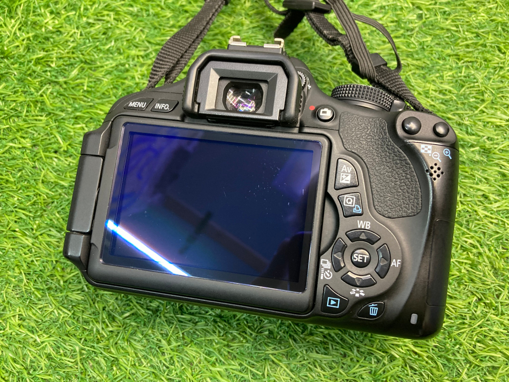 Canon 600D Kit 18-55mm IS II 6.100 кадров