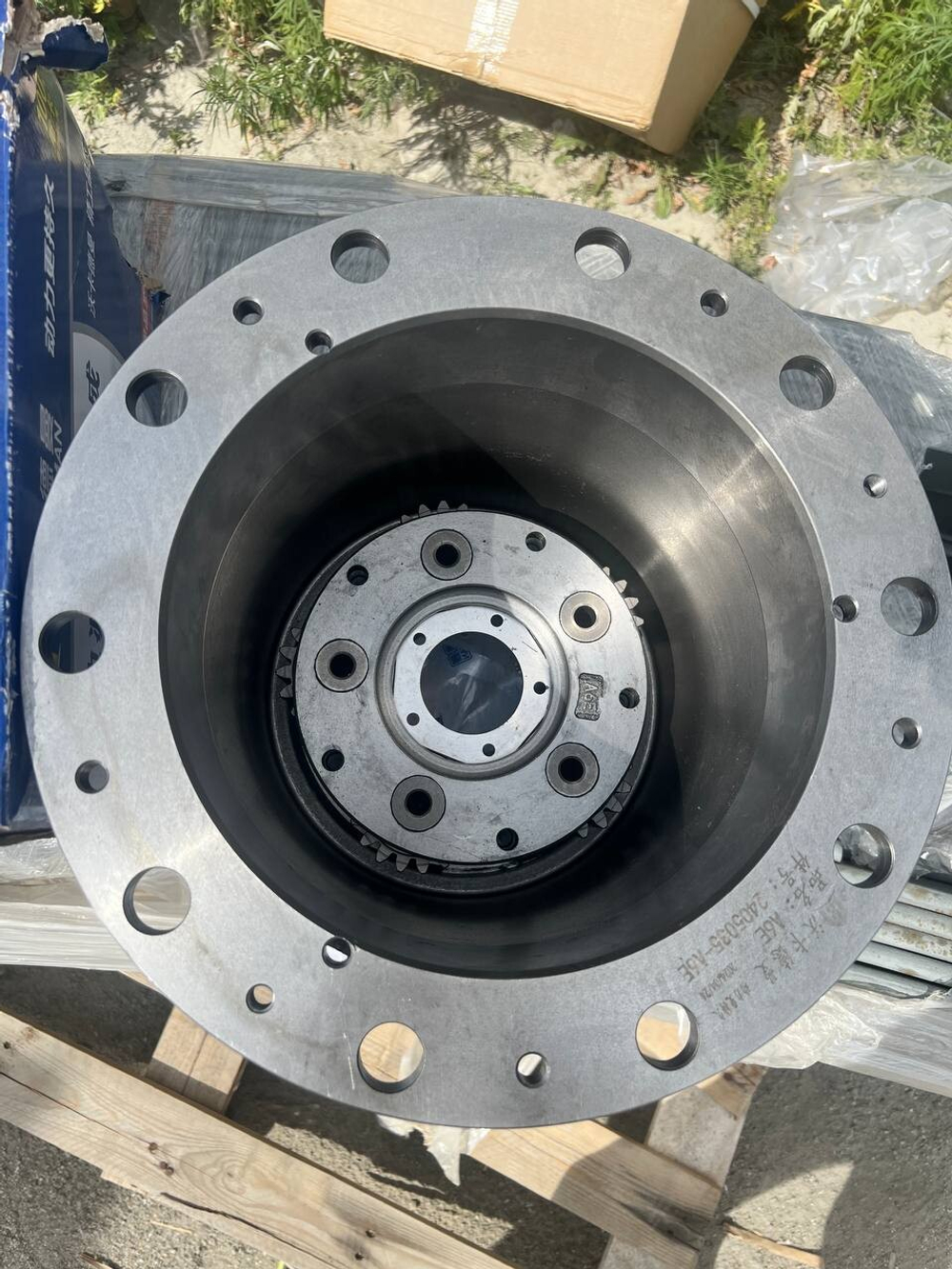 Бортовой редуктор A6E 2405036-A6E