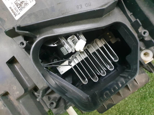 Битая Фара правая BMW X1 F48 (2015-2019) LED