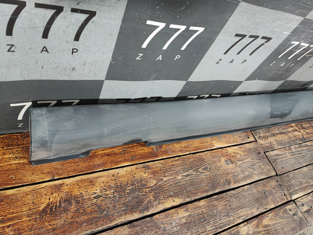 Накладка порога левого Kia Soul 3 (SK3) 19-нв Б/У Оригинал 87751K0000