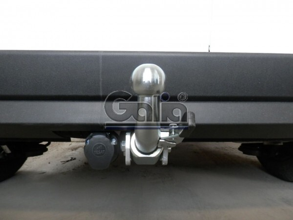 Фаркоп оцинкованный Galia F111A для FIAT Doblo 2010-, Opel Combo 2012-(паспорт и сертификат в комплекте)(без электрики)