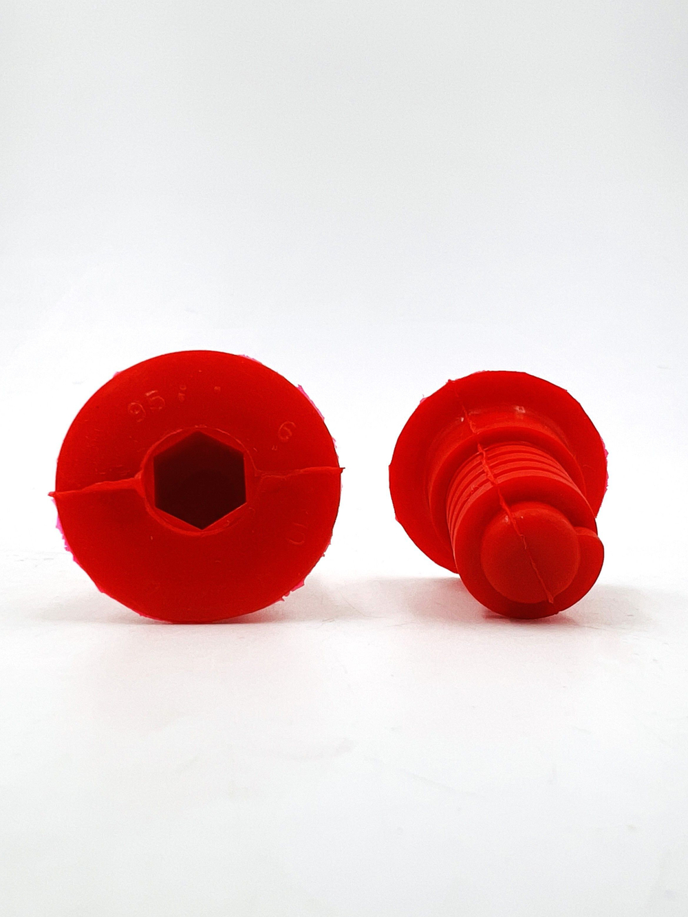 Отбойник капота силиконовый красный ВАЗ 2110-12, Приора, Гранта комплект 2 шт