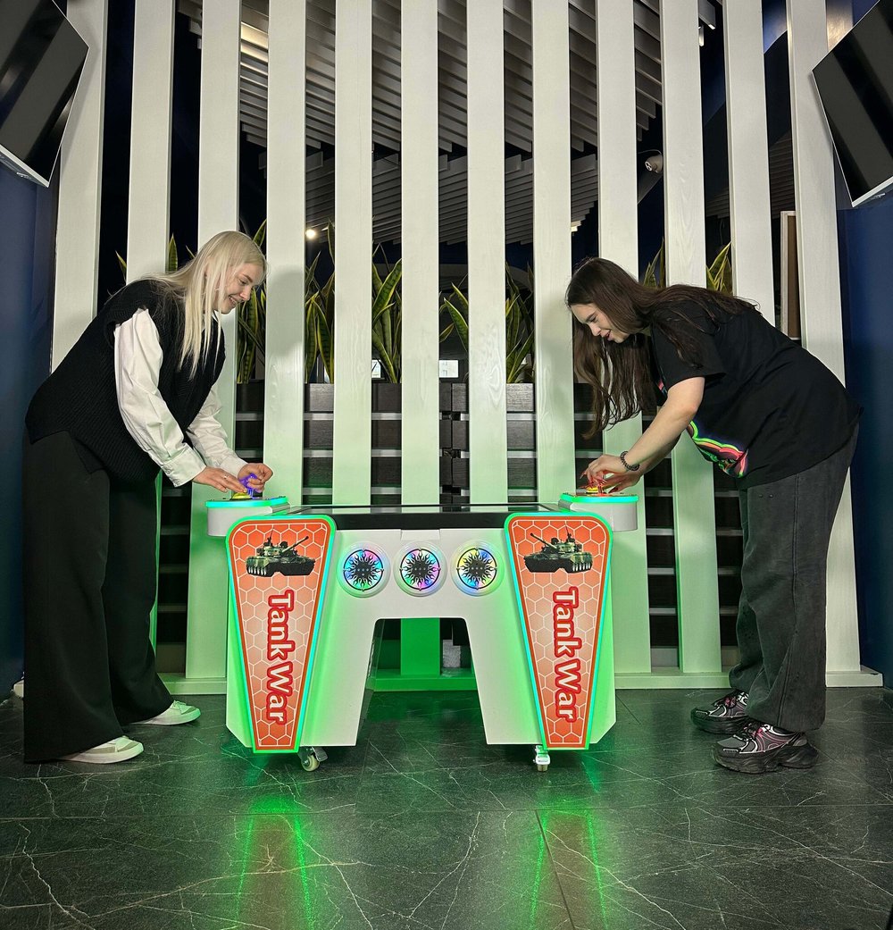 Детский игровой автомат с видеоигрой «Танчики»