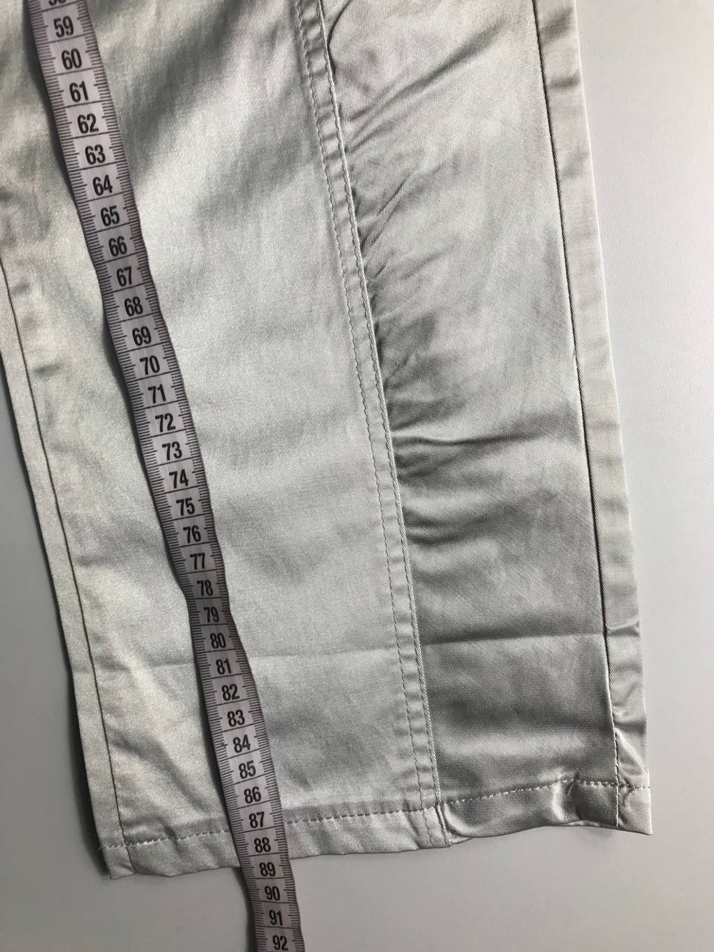 Брюки с легким переливом, визуально на 44 размер