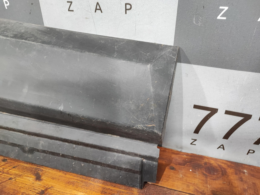 Накладка двери задней правой RAV4 XA40 15-19 Б/У Оригинал 7507742020