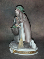 Статуэтка. Фарфор. Сплетницы старушки. Capodimonte. Италия