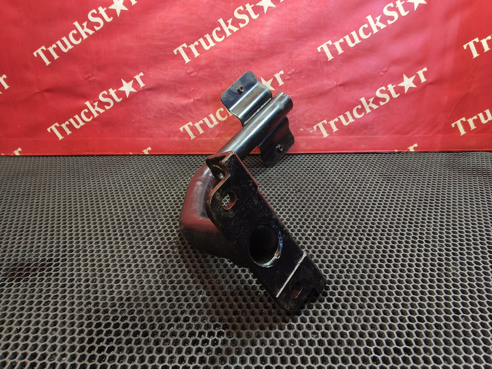 Кронштейн подножки 2022