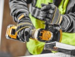 Угловая шлифмашина аккумуляторная DeWALT DCG 409 VSN бесщеточная, без АКБ и З/У DCG409VSN
