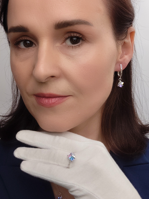 Кольцо Миражи тонкое с кристаллом-хамелеоном Swarovski