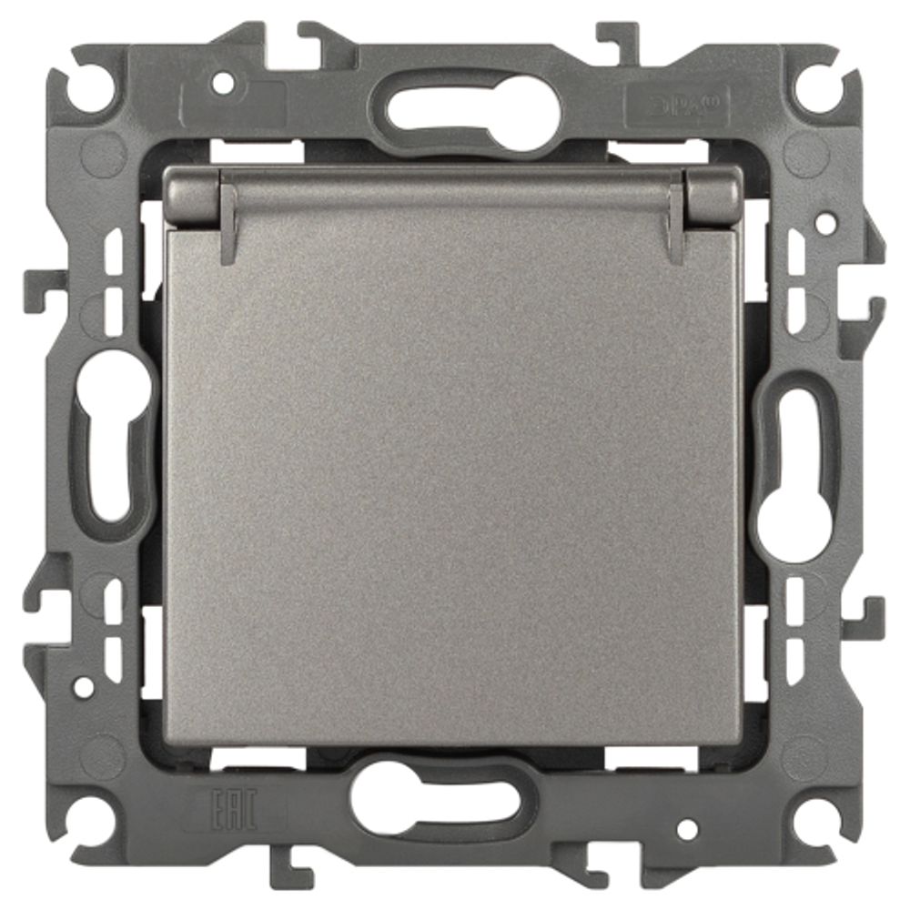 Розетка ЭРА Серия 12 12-2103-16 2P+E Schuko со шторками с крышкой 16А-250В титан