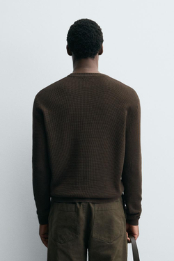 ZARA ДЖЕМПЕР КЛАССИЧЕСКОГО КРОЯ С РЕЛЬЕФНОЙ ТКАНЬЮ, КОРИЧНЕВЫЙ