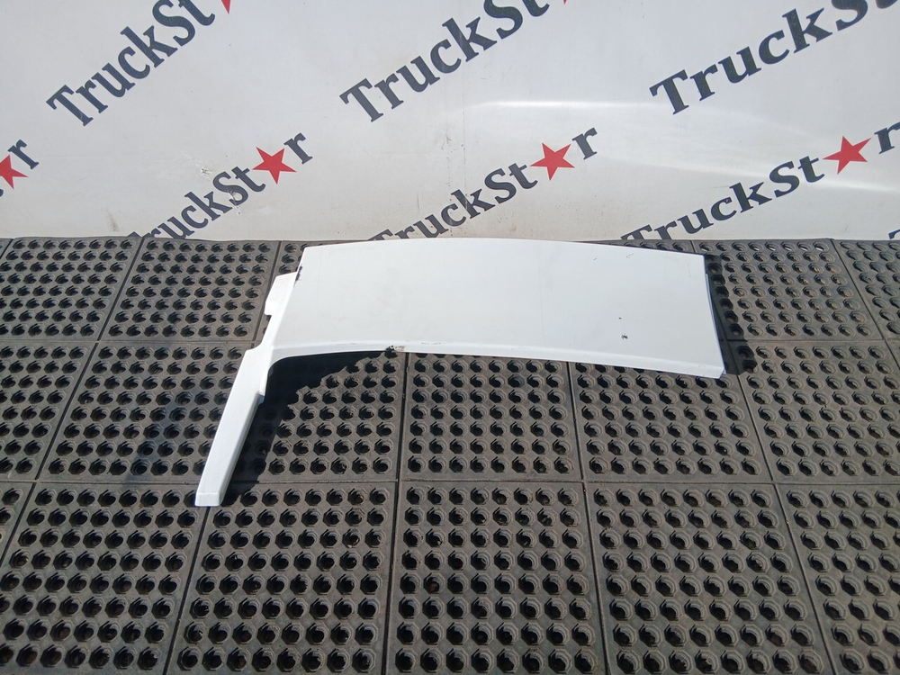 Спойлер кабины боковой верхний левый 2022г.