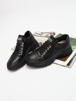 Кроссовки женские демисезонные