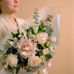 Нежно-кремовый букет с французскими розами #735