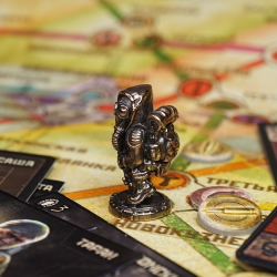 Коллекционная фигурка "Сталкер" , бронза