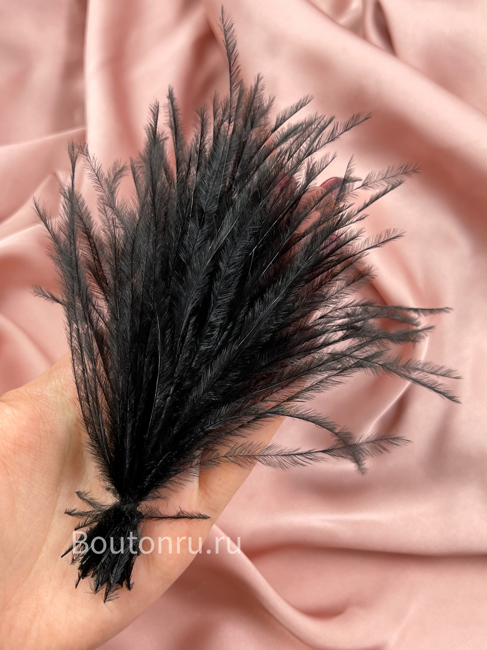 Кисточка-Пучок из черных перьев страуса 15 см