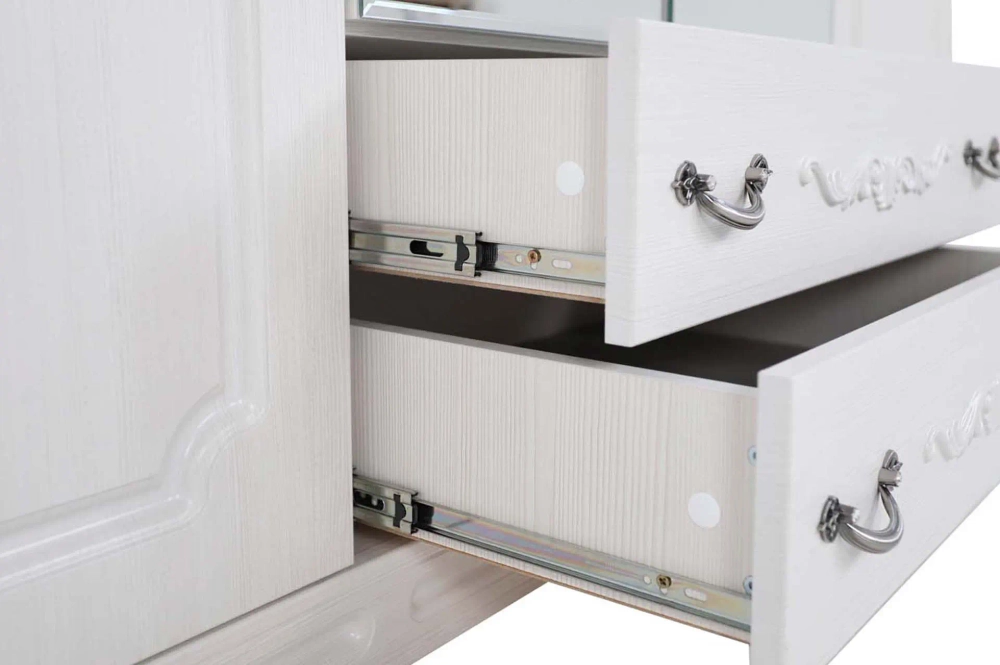 Мария Луиза 4 — четырехстворчатый шкаф с зеркалом для спальни