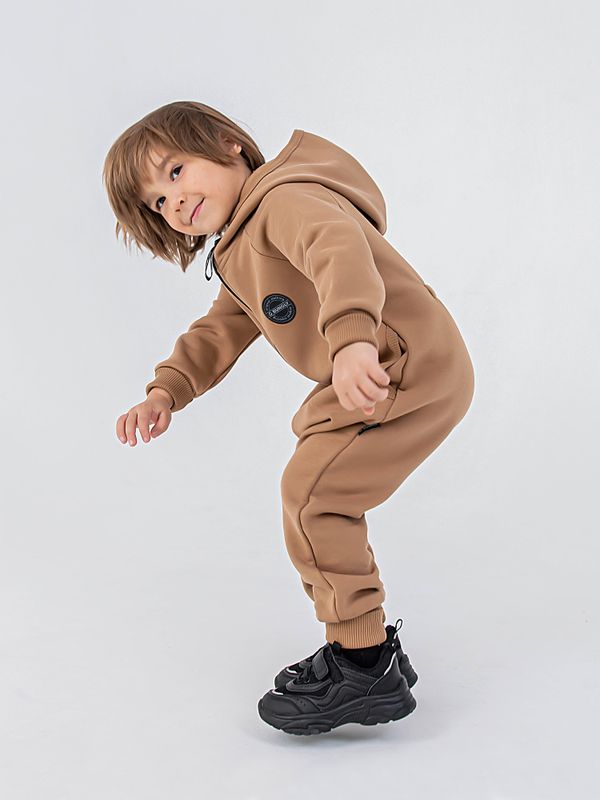 Комбинезон с капюшоном и карманами 