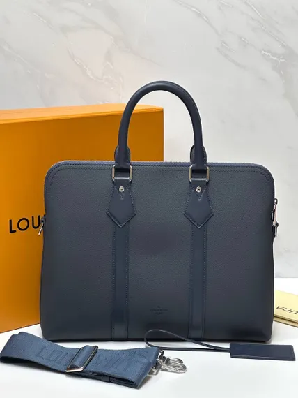 Портфель Louis Vuitton Takeoff из коллекции Aerogram, синий
