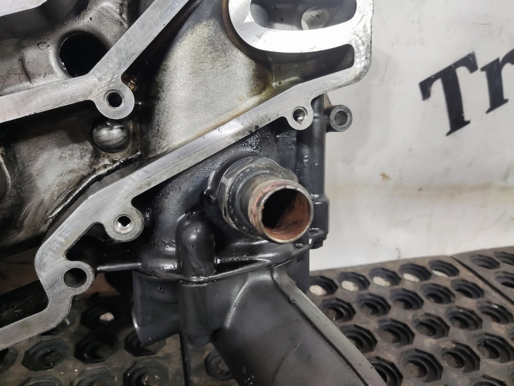 Крышка масляного радиатора в сборе 2017г