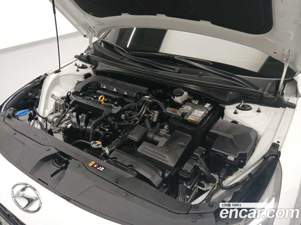 Hyundai Avante (CN7) 1.6 (03.2022)