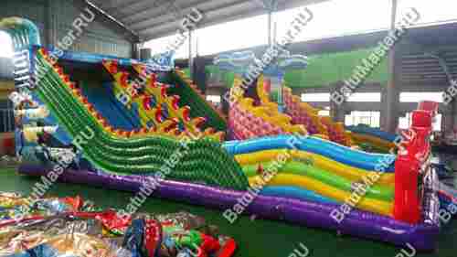 Коммерческий надувной батут "Хижина дракона", 15*8*7 м