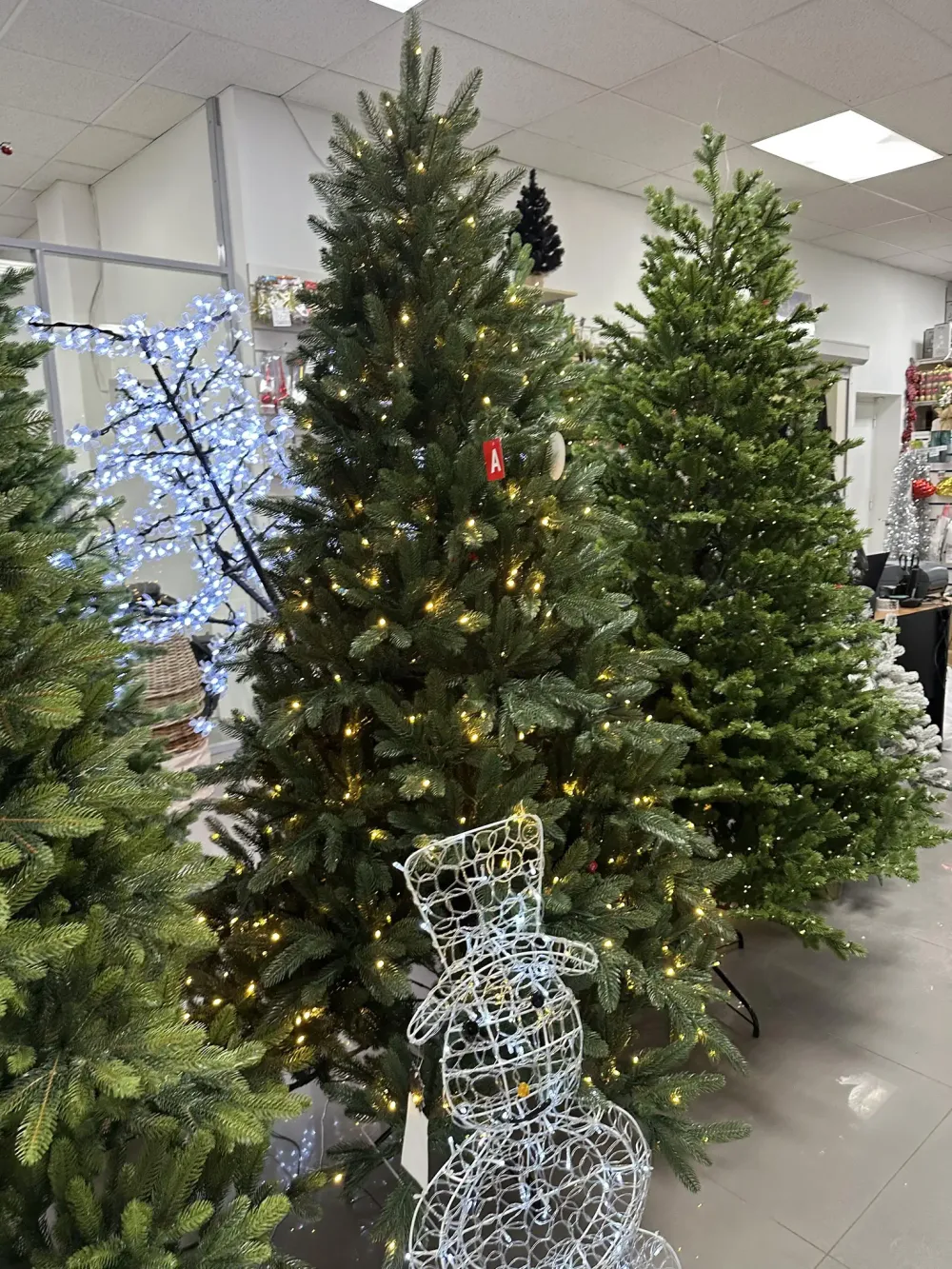 Елка с гирляндой "Никольская" (Литая хвоя) 240 см / 2,4 м