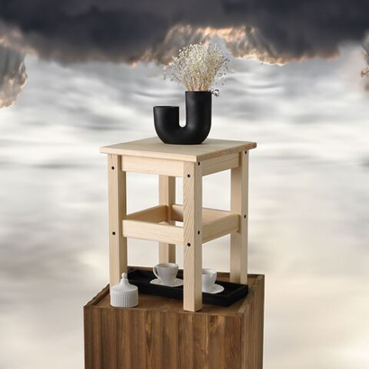 Табурет деревянный Одвар 33х33х45 см с черными винтами, из массива сосны в натуральной отделке