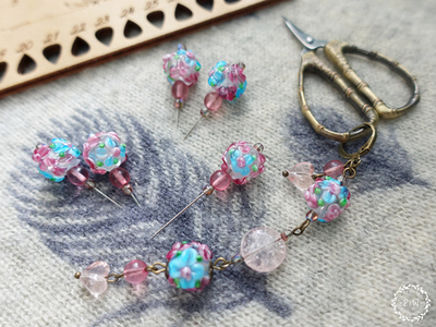 Маячок для ножниц "Цветы в моем саду"