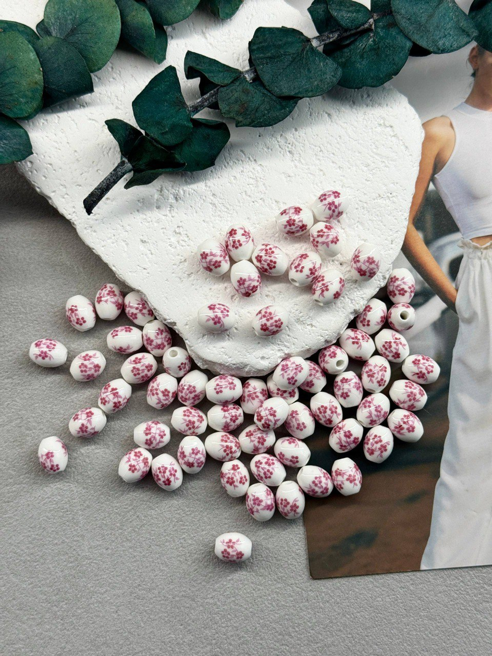 Керамические бусины, овал 8*10 мм, «Гжель», розовый, 25 штук