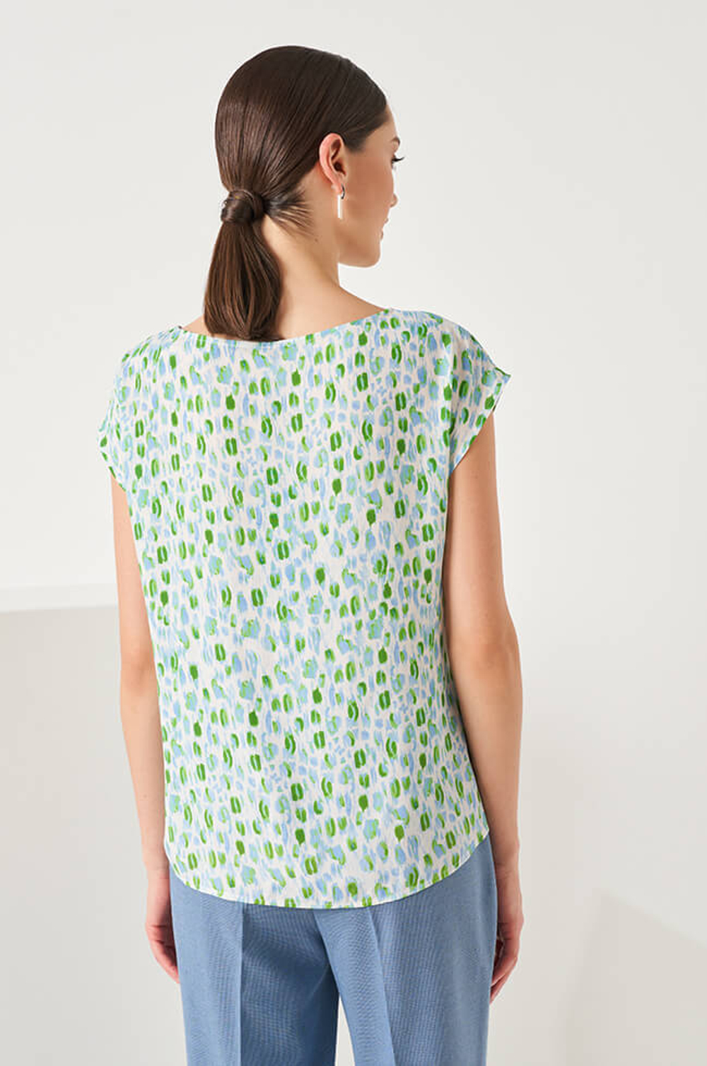 22813 Блузка женская (молочный принт)