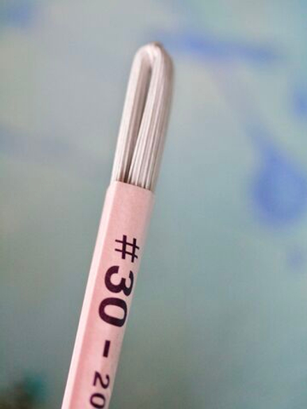 Японская проволока №30 в белом тейпе U 72 см, 100 штук