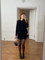 Жакет из бархата с объемной баской черный