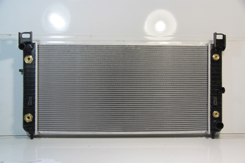 Радиатор охлаждения Chevrolet Tahoe 2 GMT 800