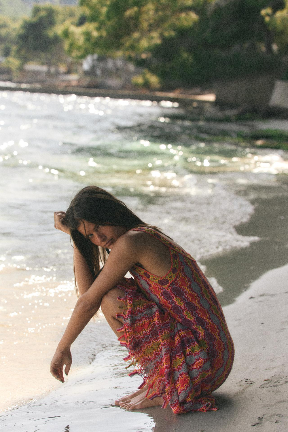 ZARA ДЛИННОЕ ТРИКОТАЖНОЕ ПЛАТЬЕ С БАХРОМОЙ, РАЗНОЦВЕТНЫЙ