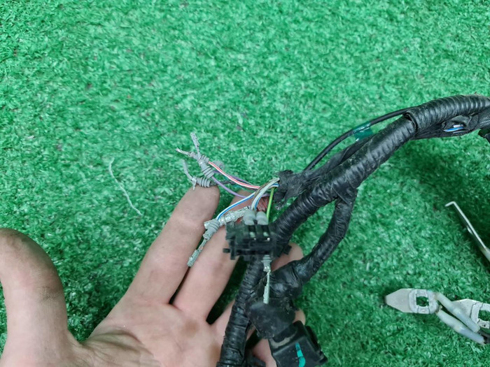 Проводка моторного отсека Geely Coolray (19-нв)