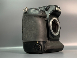 Nikon D2X Body 159.850 кадров, нет русского языка