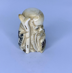 Нэцкэ Шоусин с посохом и табличкой Счастье