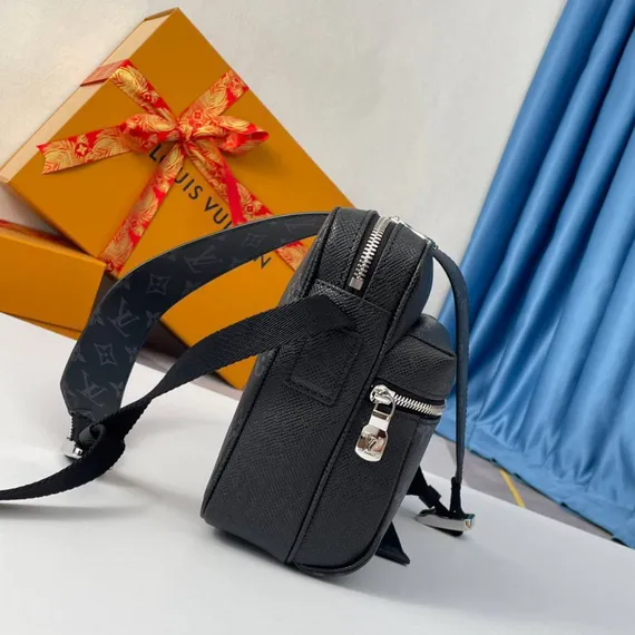 Сумка-мессенджер Louis Vuitton Outdoor, черный
