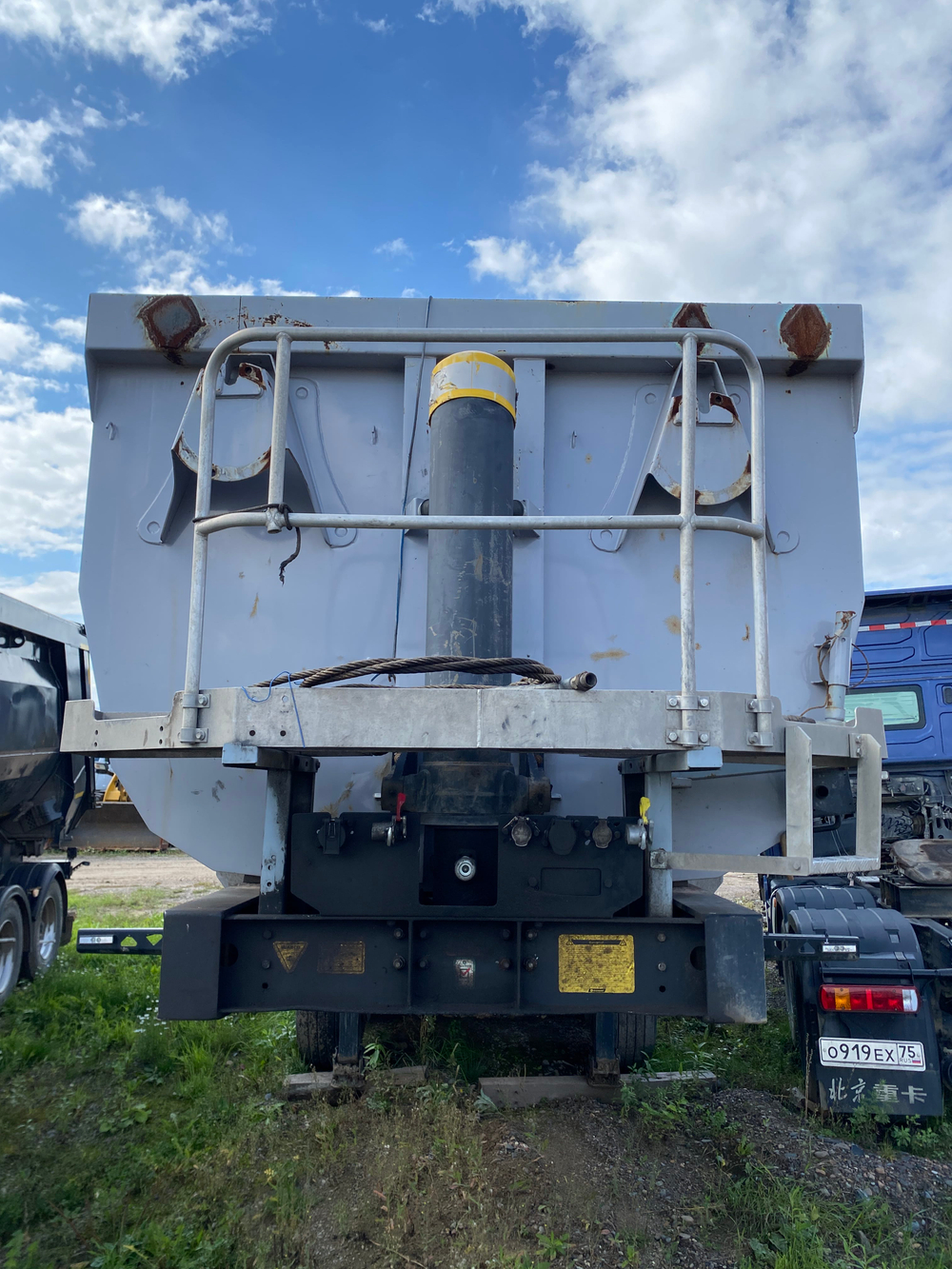 Grunwald 9453 Полуприцеп самосвальный 9453-0000010-50