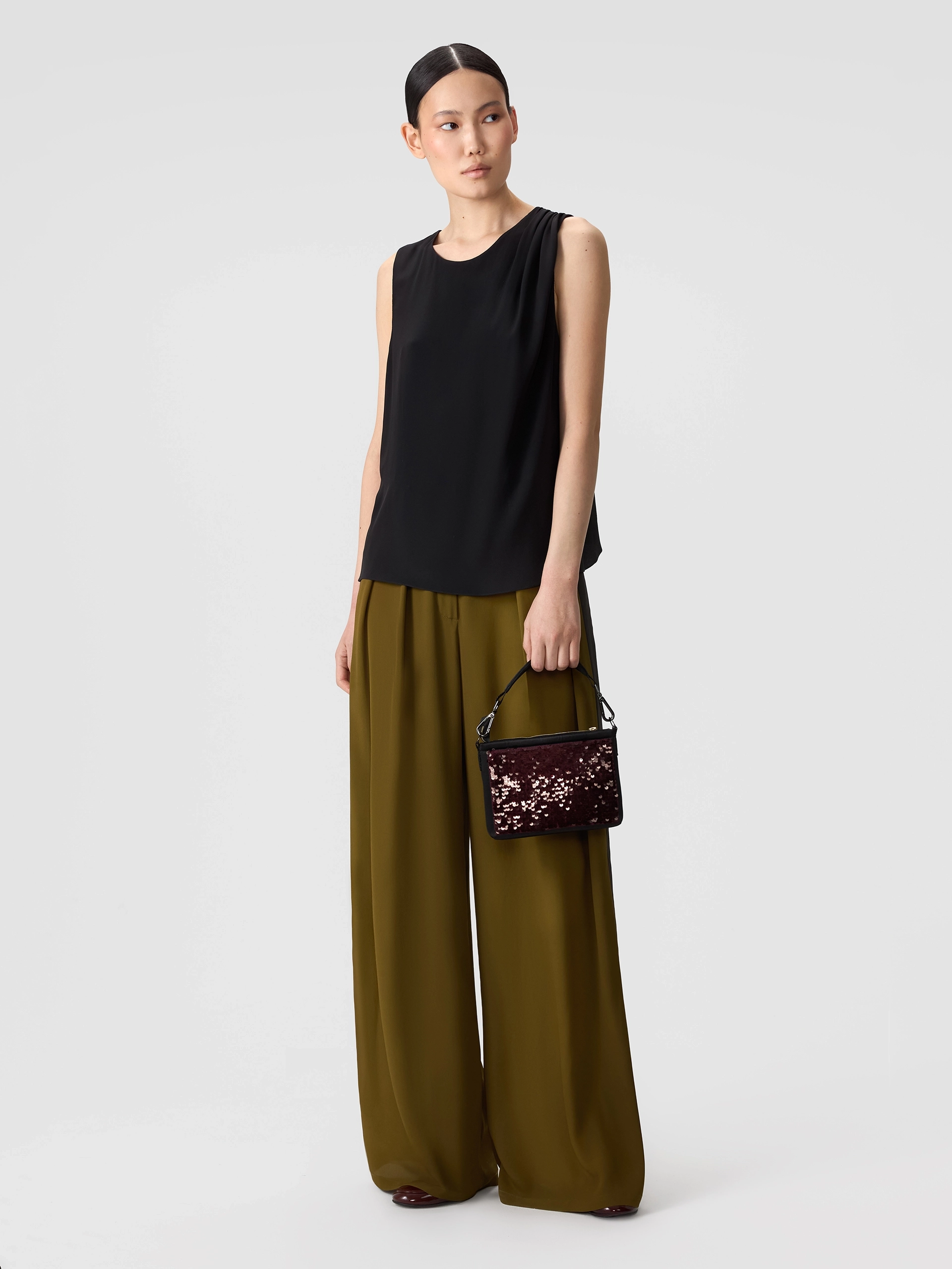 Шелковый топ с вырезом на спине OLA OLA